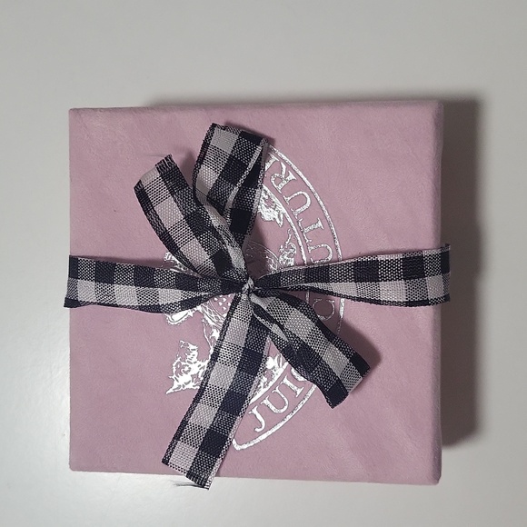 Juicy Couture Gold Link Charm Bracelet And Stud Earings Set - Picture 6 of 6